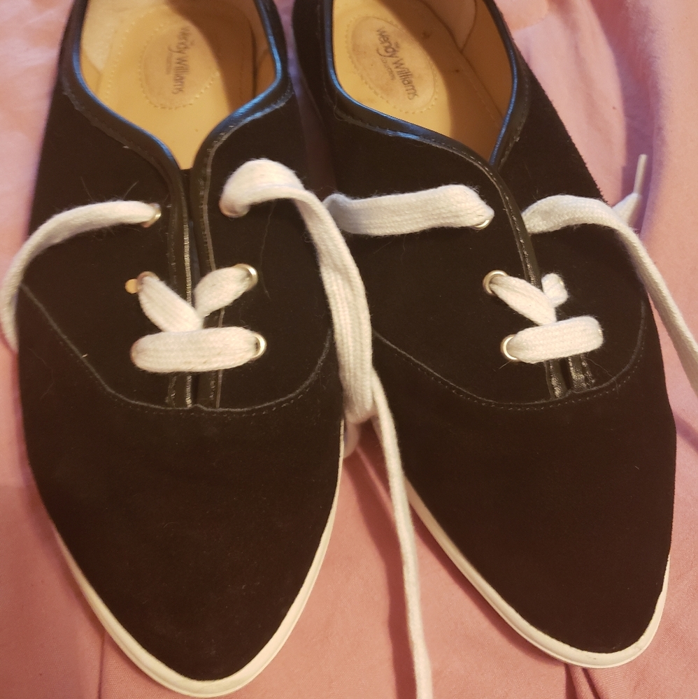 Pointy sneakers